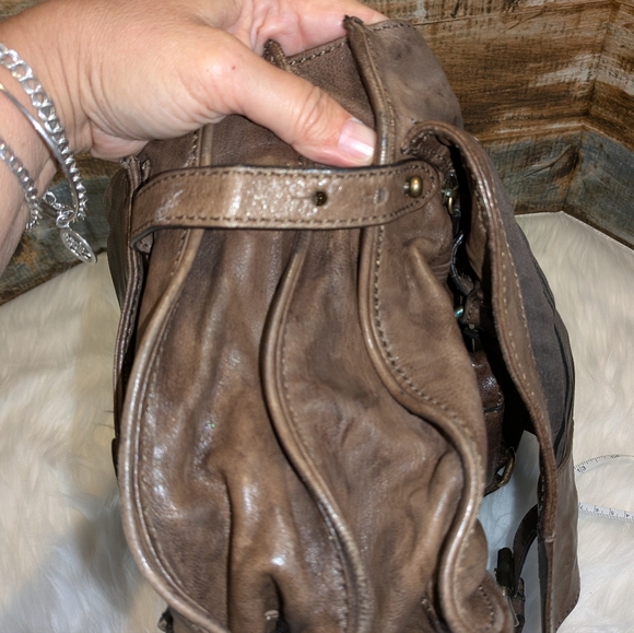 Frye Cameron Distressed Leather Messenger Satchel Bag - Picture 8 of 14